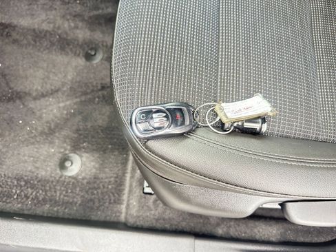 Used 2025 Buick Envista Preferred image 22