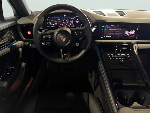 Used 2024 Porsche Panamera image 33