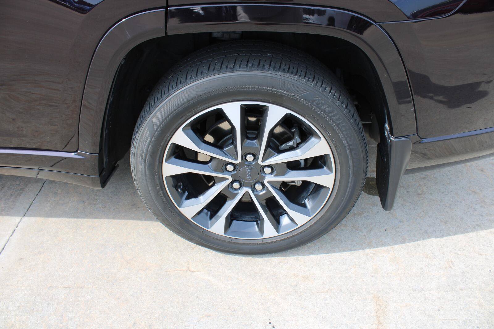 Certified 2022 Jeep Grand Cherokee L Overland w/ Advanced Protech Group III AWD/4WD image 10