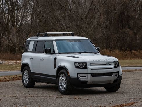 Used 2020 Land Rover Defender 110 S image 2