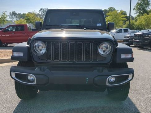 New 2025 Jeep Gladiator Sport image 8