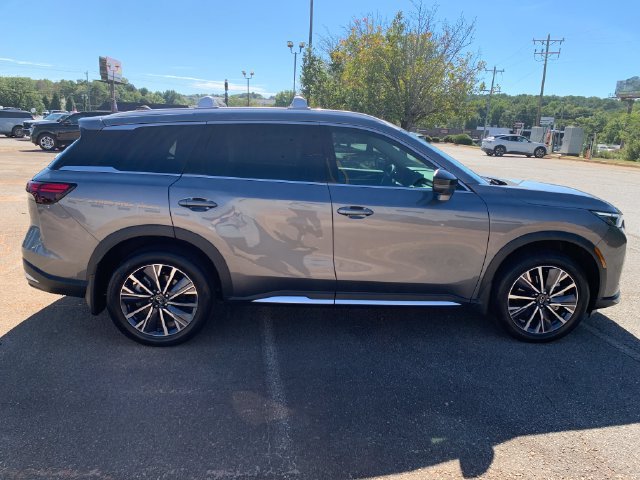 Used 2026 INFINITI QX60 Luxe w/ Cargo Package FWD image 4