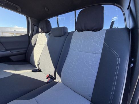 Used 2022 Toyota Tacoma TRD Off-Road image 14