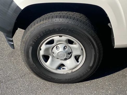 Used 2021 Toyota Tacoma SR RWD image 6