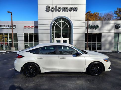 Used 2024 Honda Civic Sport image 1