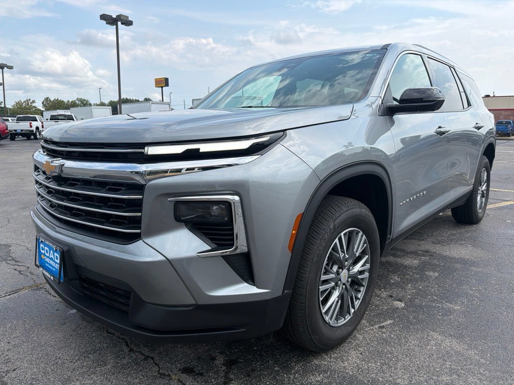 Used 2026 Chevrolet Traverse LT w/ Driver Confidence Package FWD image 7