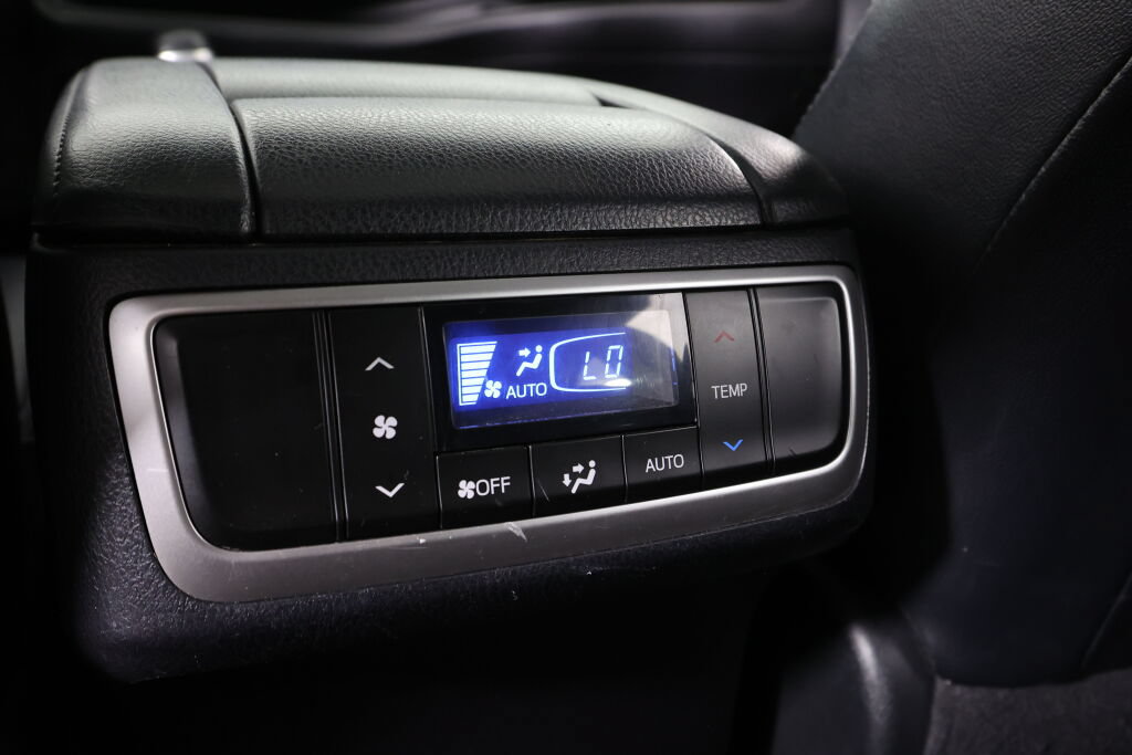 Used 2017 Toyota Highlander SE AWD/4WD image 15