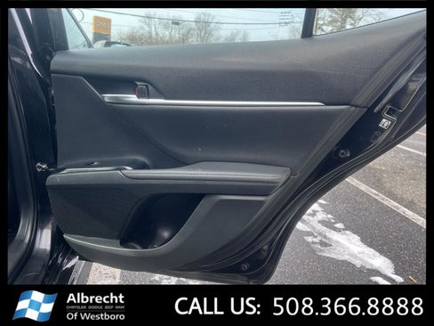 Used 2019 Toyota Camry XSE image 18