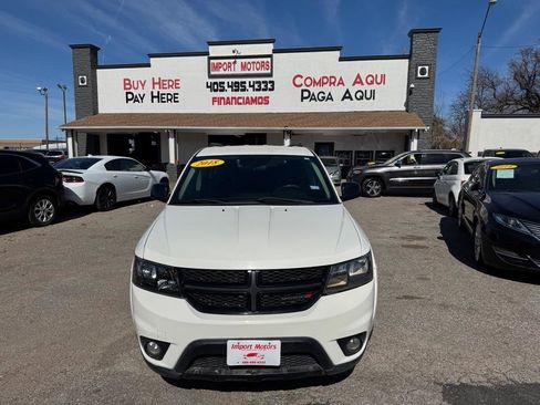 Used 2018 Dodge Journey SXT w/ Premium Group image 2