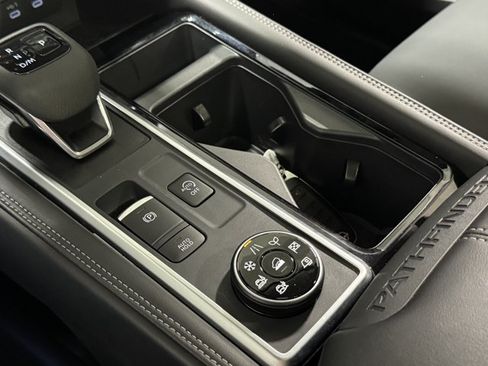 New 2026 Nissan Pathfinder Platinum AWD/4WD image 10