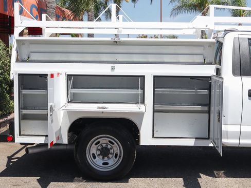 Used 2022 Ford F250 XL w/ Power Equipment Group RWD image 11