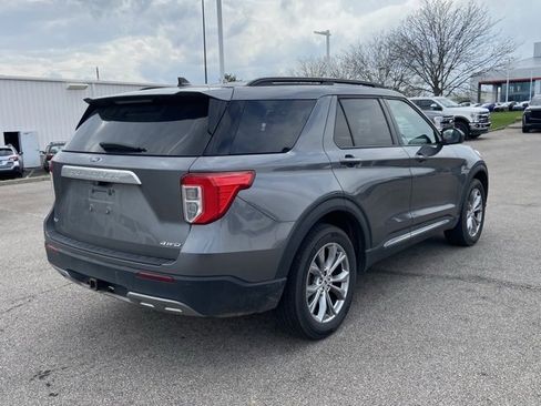 Used 2023 Ford Explorer XLT w/ Equipment Group 202A image 3