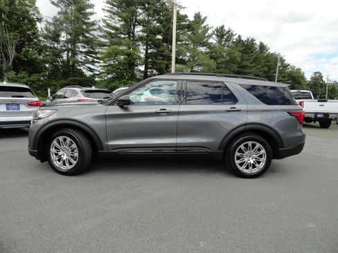 Used 2026 Ford Explorer Active w/ Active Comfort Package AWD/4WD image 8