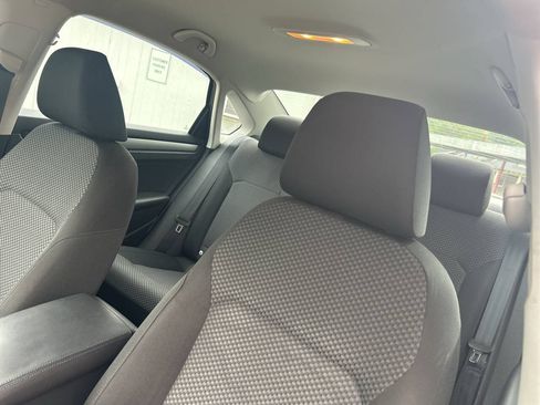 Used 2014 Volkswagen Passat 2.5 S FWD image 10