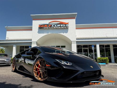 Used 2022 Lamborghini Huracan EVO RWD image 1