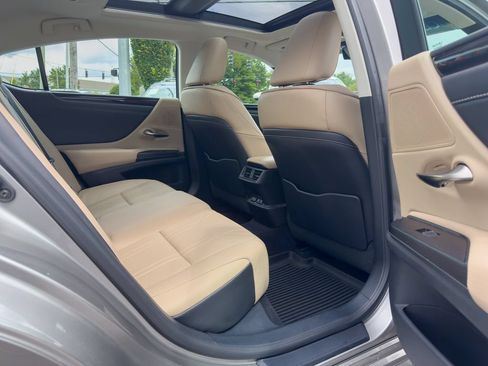 Used 2021 Lexus ES 350 w/ Accessory Package 2 FWD image 11