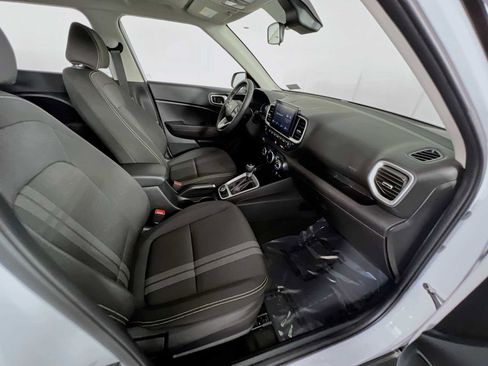 Certified 2025 Hyundai Venue SEL FWD image 27