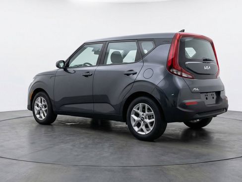 Used 2025 Kia Soul LX w/ LX Technology Package image 6