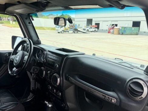 Used 2012 Jeep Wrangler Unlimited Sport AWD/4WD image 13
