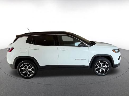 Used 2025 Jeep Compass Limited AWD/4WD image 16