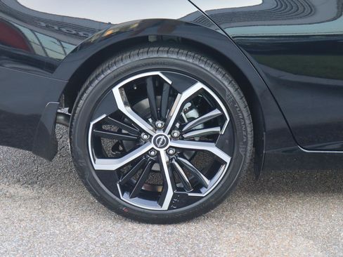 New 2025 Nissan Altima 2.5 SR w/ SR Premium Package image 9