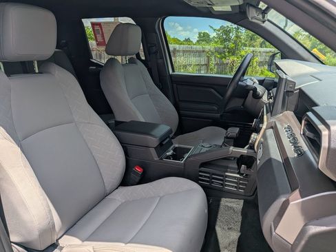 Used 2025 Toyota Tacoma SR5 RWD image 30