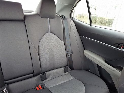 Certified 2022 Toyota Camry LE image 20