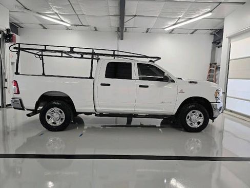 Used 2022 RAM 2500 Tradesman w/ Chrome Appearance Group AWD/4WD image 9