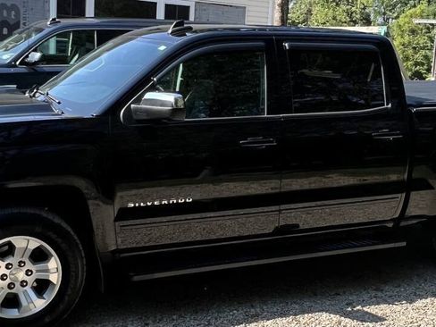 Used 2018 Chevrolet Silverado 1500 LT w/ All Star Edition AWD/4WD image 4