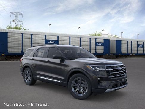 New 2025 Ford Explorer Active w/ Active Comfort Package image 7
