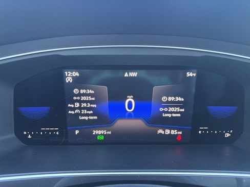 Used 2023 Volkswagen Tiguan SE image 18