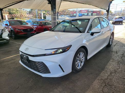Used 2025 Toyota Camry LE image 1