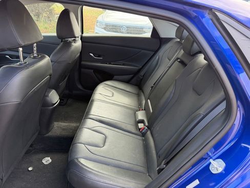 Used 2023 Hyundai Elantra Limited FWD image 5