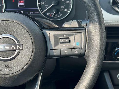 Used 2023 Nissan Rogue SV AWD/4WD image 12