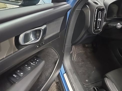 Used 2023 Volvo C40 P8 Recharge Plus image 27