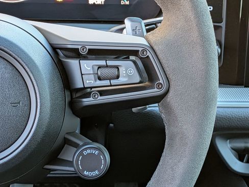 Certified 2025 Porsche Cayenne AWD/4WD image 9