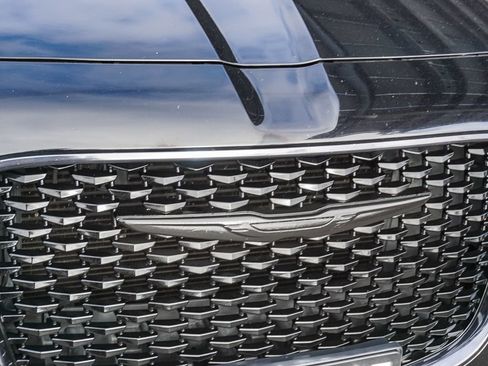 Used 2017 Chrysler 300 S RWD image 12