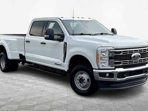 Certified 2024 Ford F350 XLT image 1