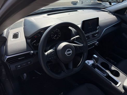 Certified 2025 Nissan Altima 2.5 S image 16