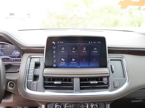 Used 2023 Chevrolet Tahoe Z71 w/ Luxury Package AWD/4WD image 20