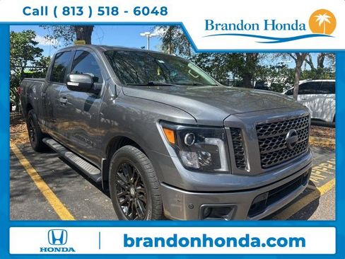 Used 2018 Nissan Titan SV w/ SV Convenience Package image 1