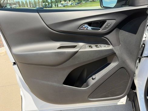 Used 2022 Chevrolet Equinox LT AWD/4WD image 44
