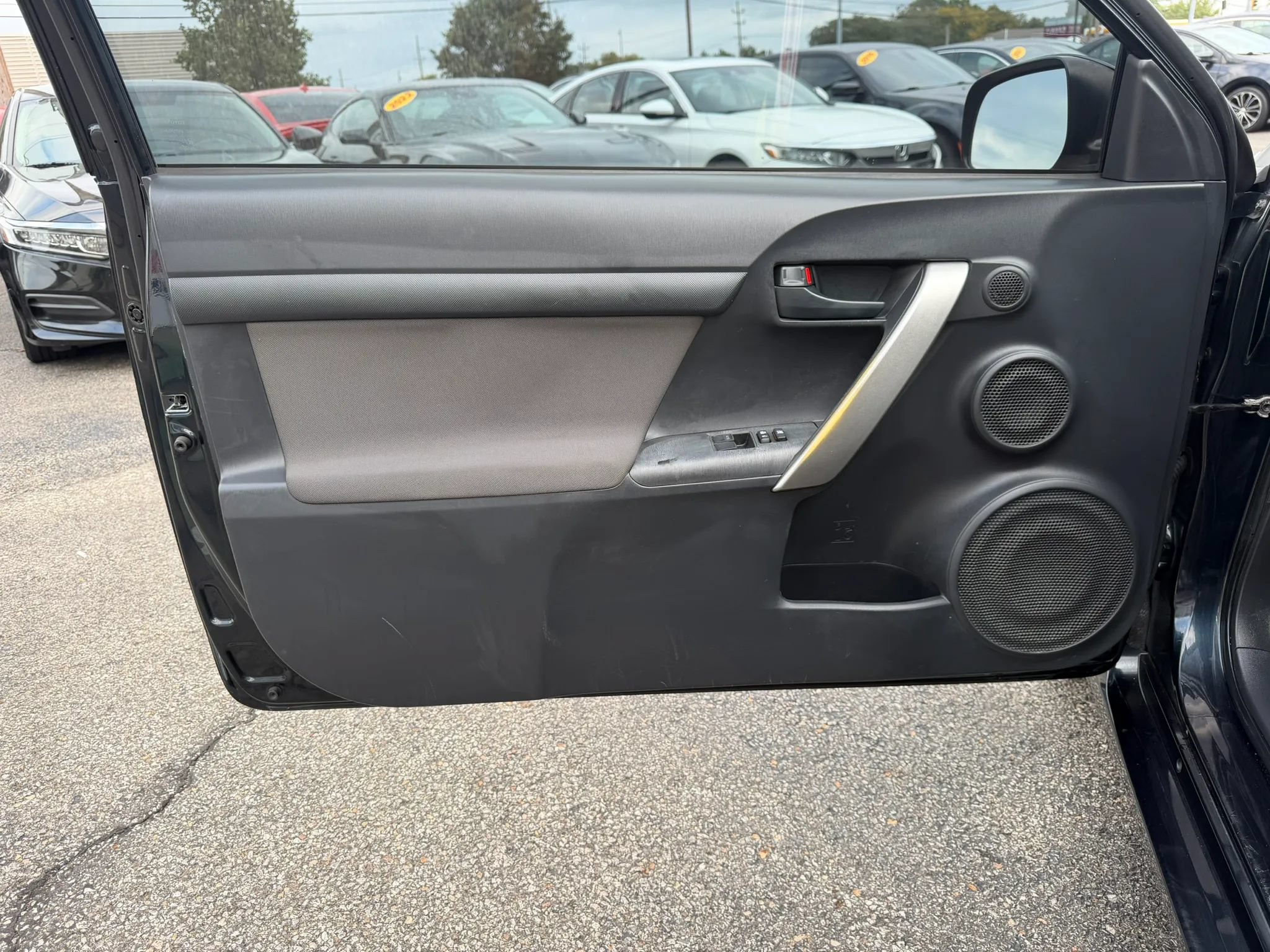 Used 2015 Scion tC FWD image 12