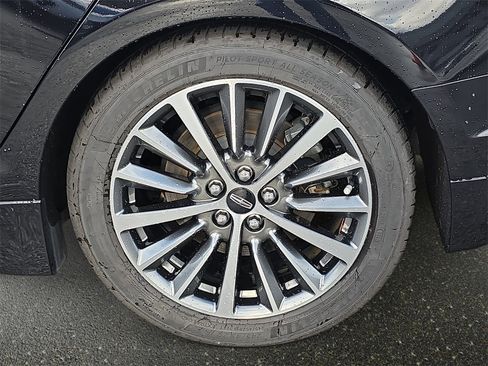 Used 2019 Lincoln MKZ Premiere image 32