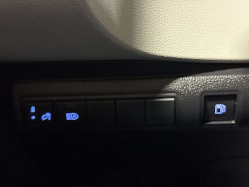 Used 2022 Toyota Corolla LE FWD image 18