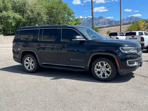 Used 2022 Jeep Wagoneer Series I w/ Premium Group I AWD/4WD image 9