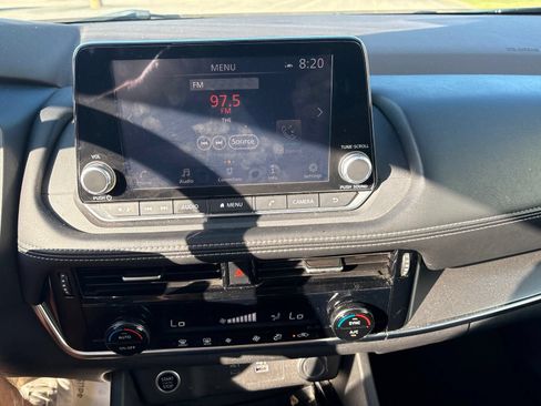 Used 2021 Nissan Rogue SV FWD image 15
