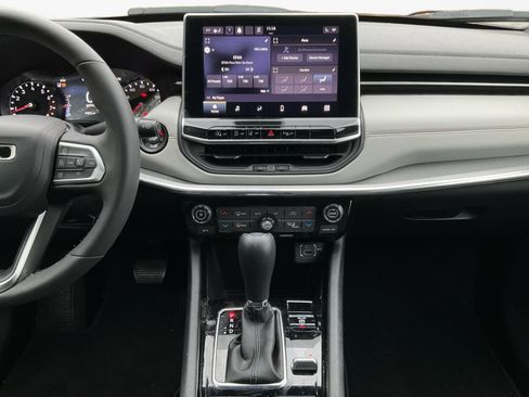 Used 2023 Jeep Compass Limited image 11