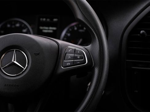 Used 2023 Mercedes-Benz Metris image 14