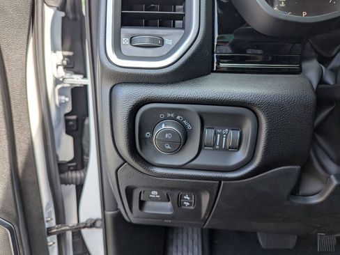 New 2026 RAM 1500 Laramie AWD/4WD image 19
